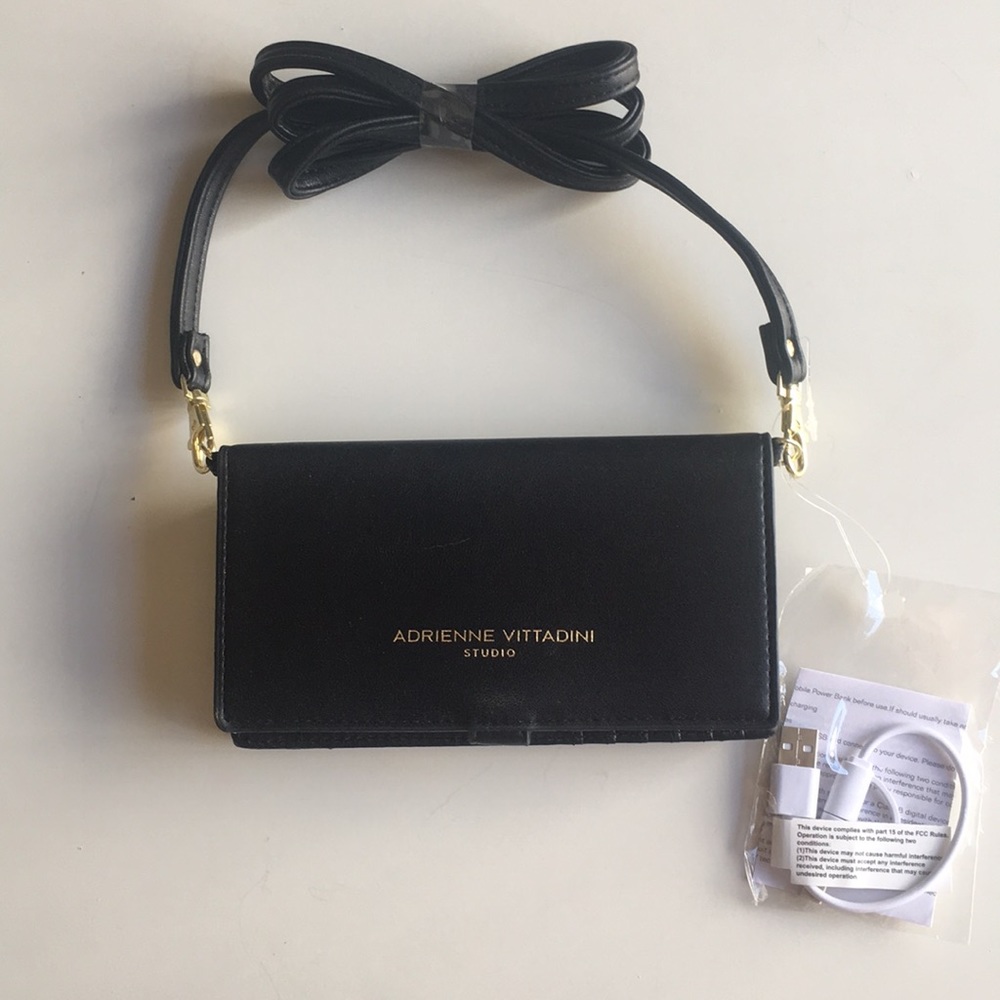 Adrienne Vittadini wallet